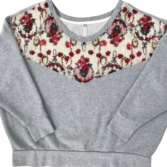 Free People Oversized Sweatshirt Small Relaxed Boho Fit Floral Lace Cottagecore - Picture 4 of 14
